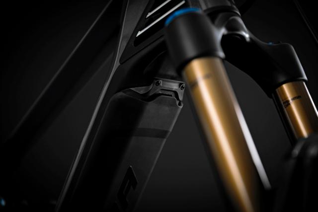 E-ONE SIXTY 8000 GLOSSY ORANGE/MATT BLACK S 42CM